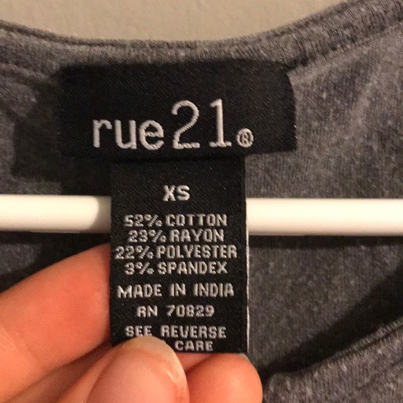 Rue 21 Top - Picture 3 of 5